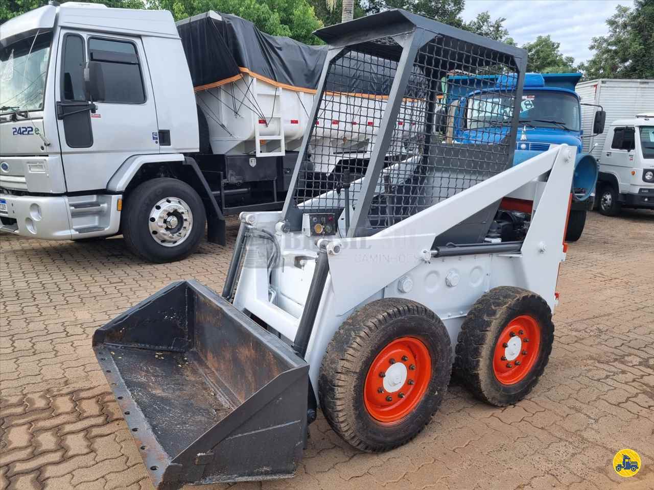 MINI CARREGADEIRA BOBCAT 711 Brasil Sul Caminhões PORTAO RIO GRANDE DO SUL RS